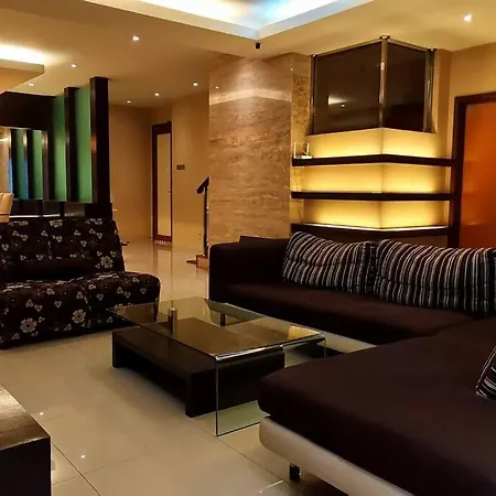 Klcc Luxurious 2 Floors Homestay 5Br For 15Pax